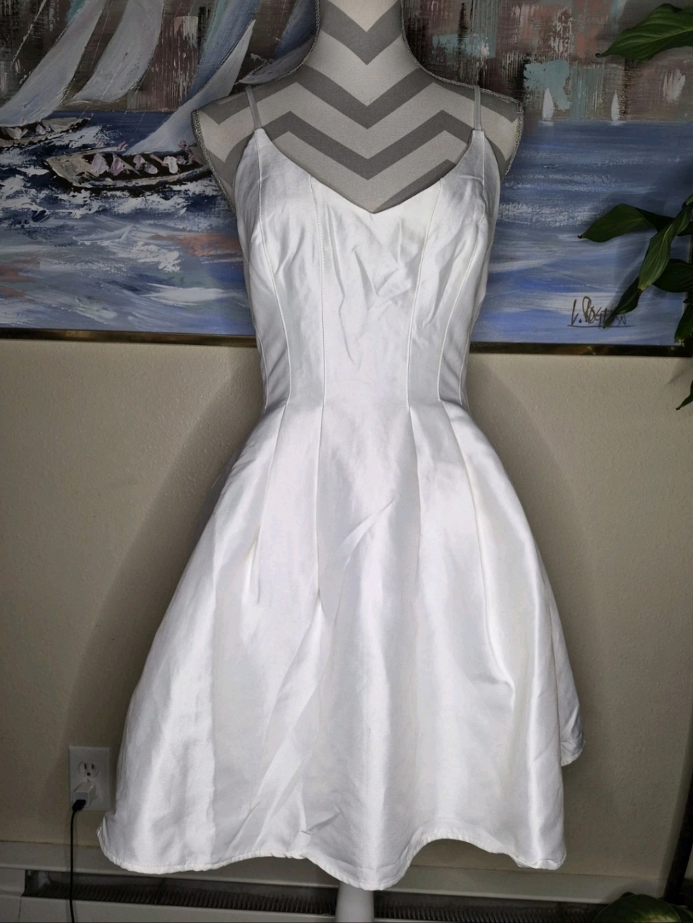 DO+BE White Satin Mini A-Line Spaghetti Strap Dress